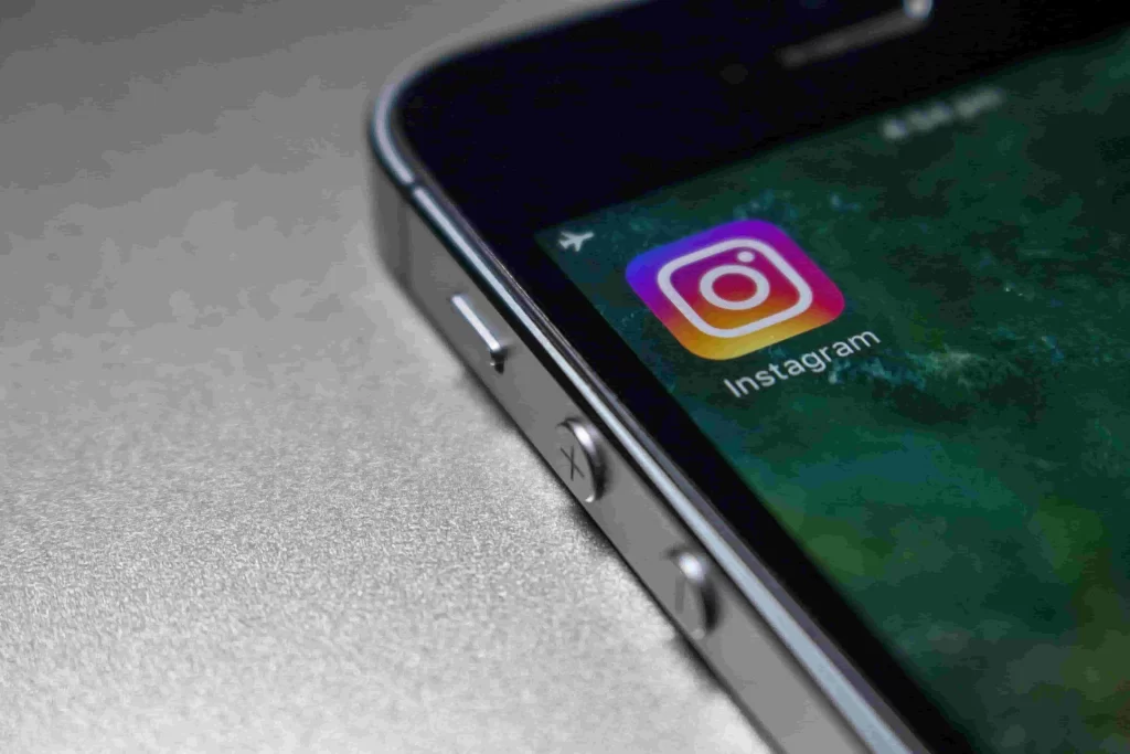 tela-celular-instagram-rede-social-vida saudável nas redes sociais